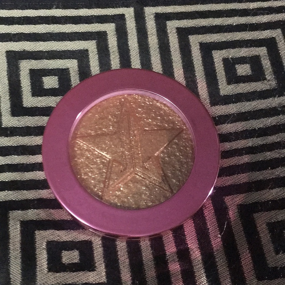 Jeffree Star cosmetics Caramel Kiss Supreme Frost